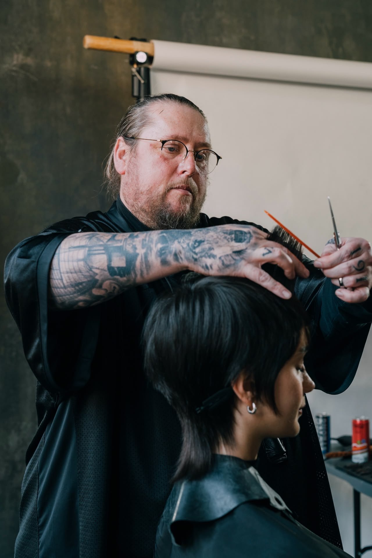 Ben Brown guiding a precision haircut