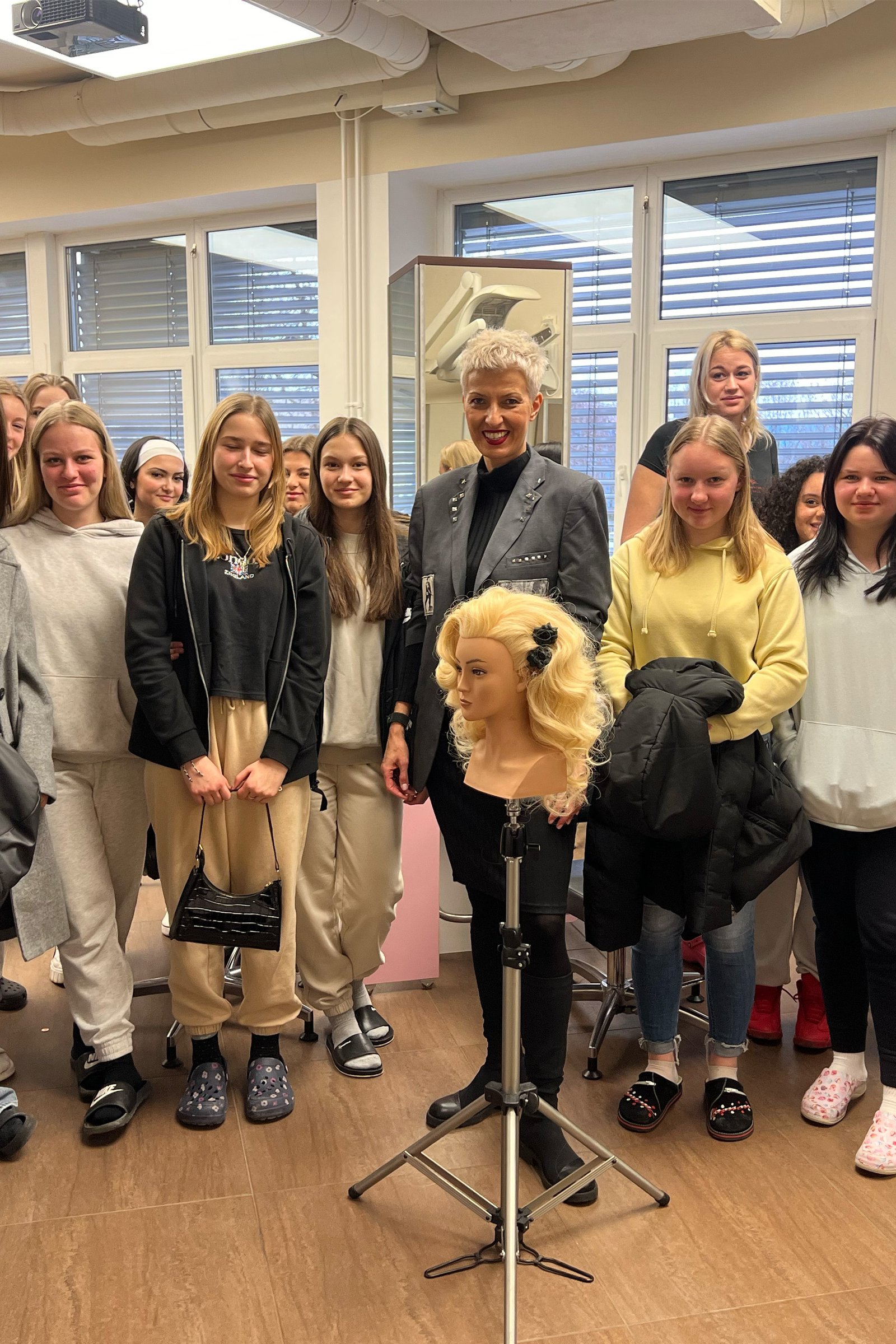 Visiting hairdressing students in Tijana’s salon